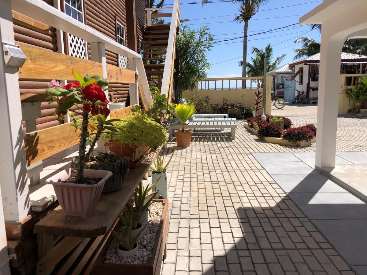 Blue Wave Guest House 키코커 외부 사진