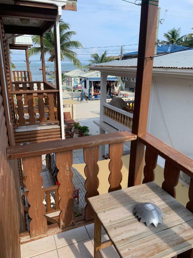 Blue Wave Guest House 키코커 외부 사진